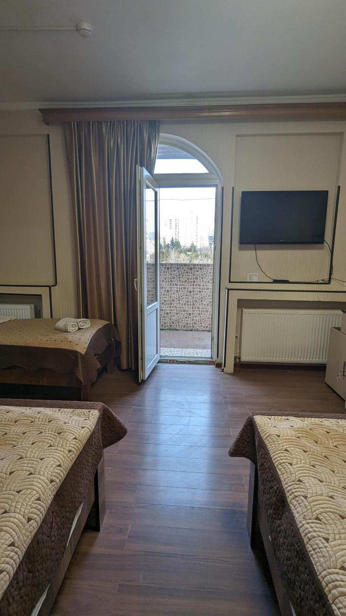 Dkd-Bridge Hotel Тбилиси Екстериор снимка