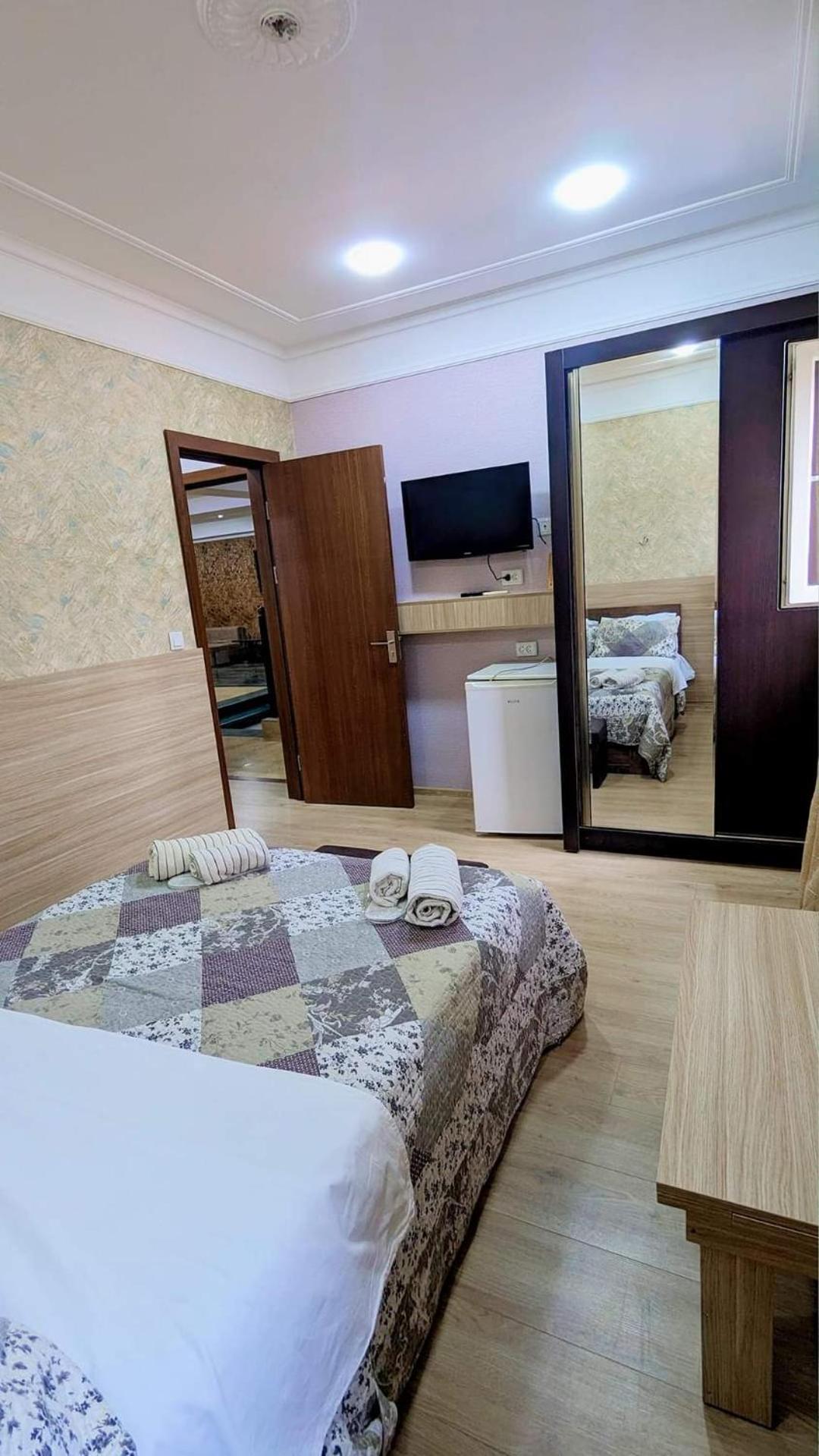 Dkd-Bridge Hotel Тбилиси Стая снимка