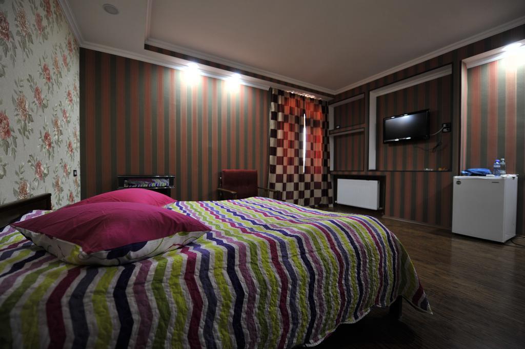 Dkd-Bridge Hotel Тбилиси Екстериор снимка