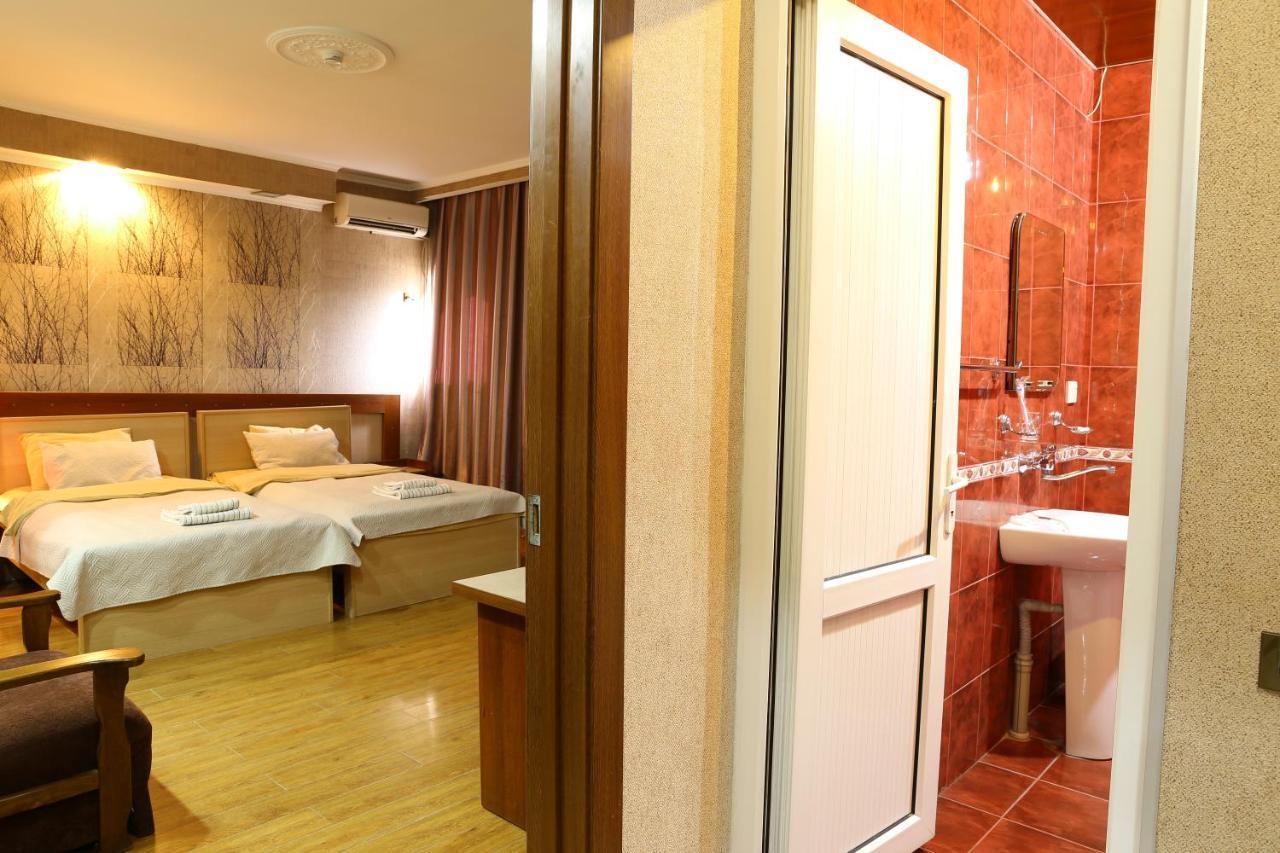 Dkd-Bridge Hotel Тбилиси Екстериор снимка